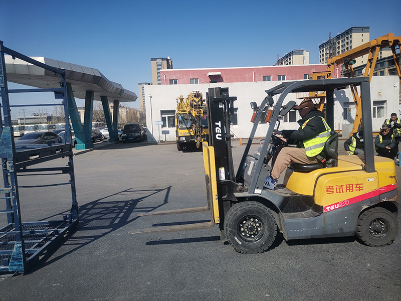 女孩,想学叉车,请问拿到证后好找工作吗? 女孩,想学叉车,请问拿到证后好找工作吗?